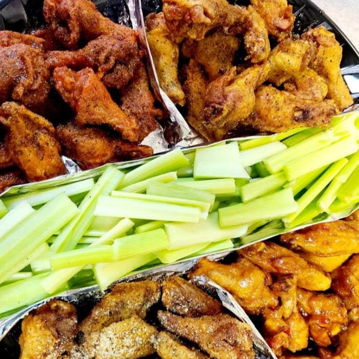 Buffalo Chicken Wings (10 Pieces).